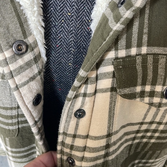 Womens Lucky Brand Flannel Jacket Plaid Sherpa Lined Green Beige Pockets Medium - Picture 4 of 7